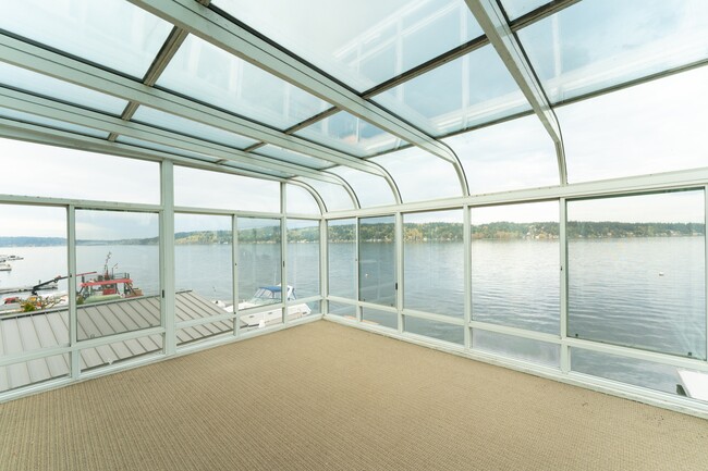 Building Photo - 10358 Riviera Pl NE