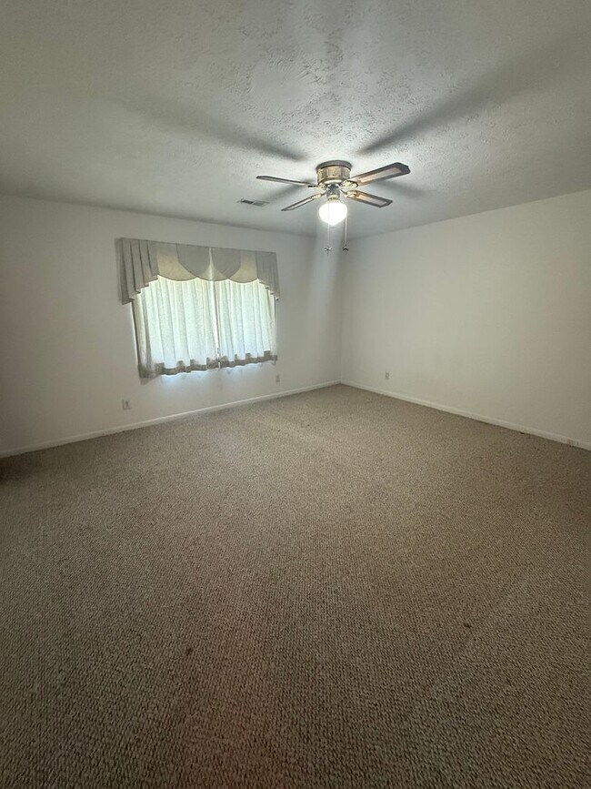 Building Photo - CALL or Text 910-284-4804 TO SCHEDULE