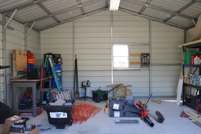 Building Photo - Beautiful Home in Hubert