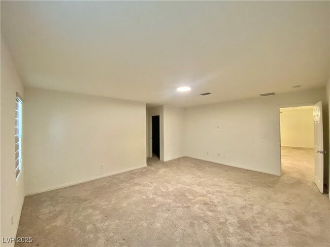Building Photo - 5706 Holbeche St
