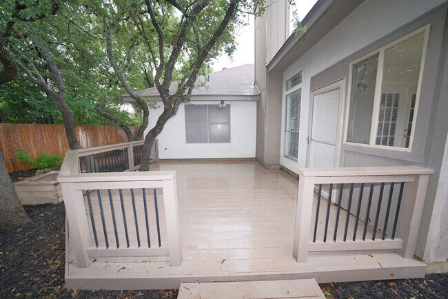 Building Photo - Beautiful Home in the desirable Shavano Ga...