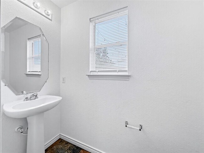 Building Photo - 9215 Rowlands Sayle Rd