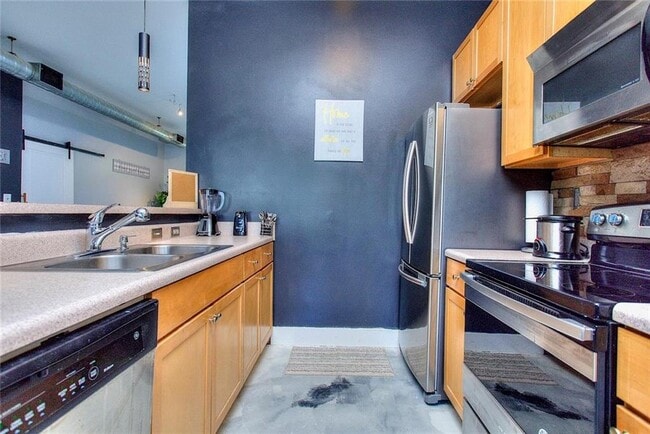 Building Photo - 502 Pryor St SW