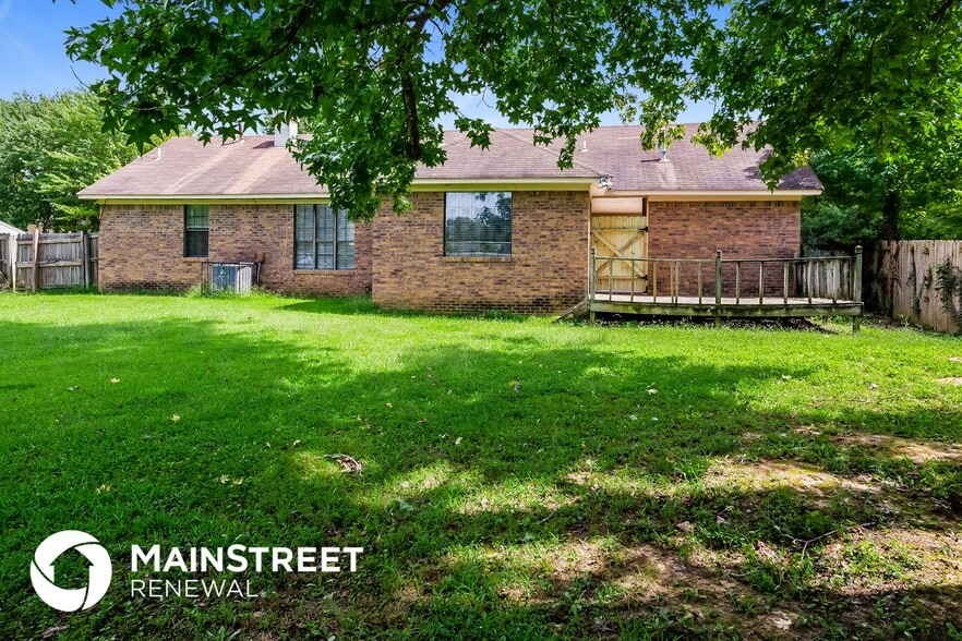 Building Photo - 8251 Lance Cove
