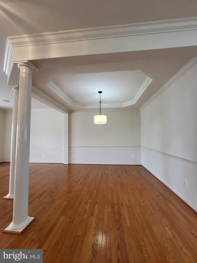 Building Photo - 3-Level Townhome at Lansdowne on the Potomac