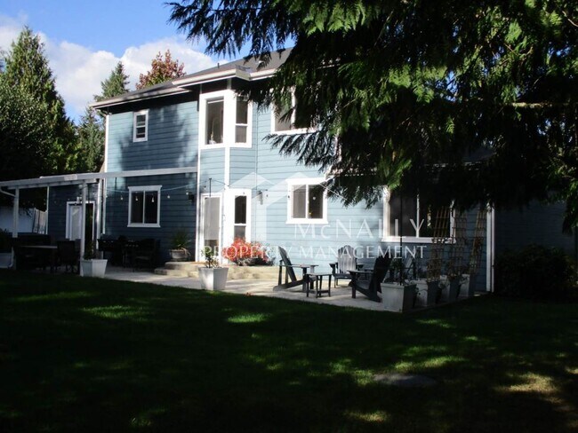 Building Photo - Modern 3-Bedroom, 2.5 Bath Home in a Point Richmond Ridge Cul-de-Sac