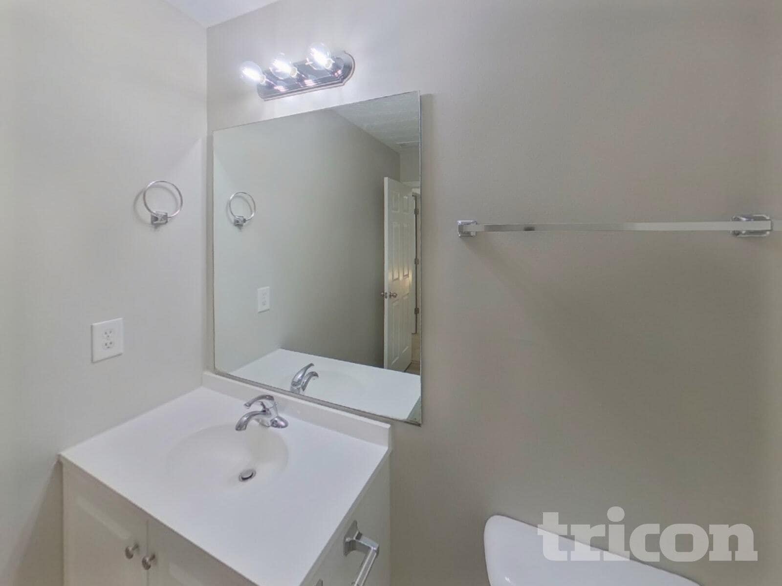 Building Photo - 305 Little Creek Rd SE