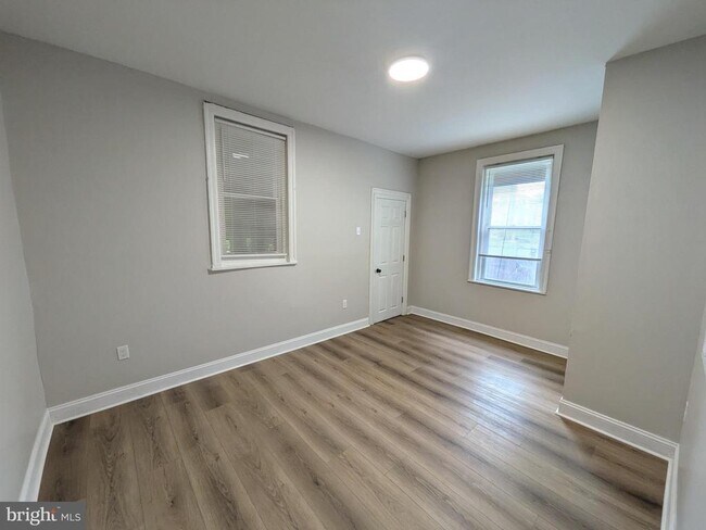 Building Photo - 5750 Rising Sun Ave