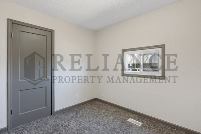 Building Photo - 125 Grover Ave