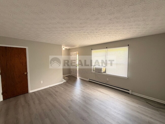 Building Photo - 314 Walters Ln