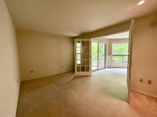Building Photo - North Capitol Hill Condo