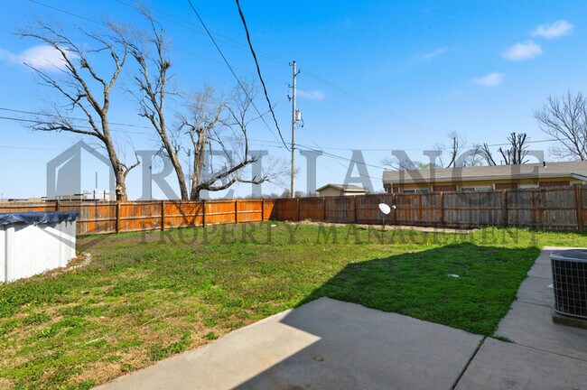 Building Photo - 8300 W 9th St N