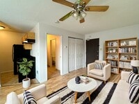 Building Photo - 2731 Pillsbury