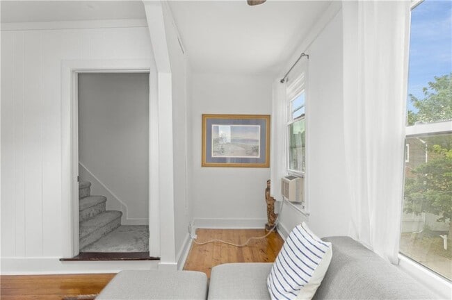 Building Photo - 52 Houston Ave