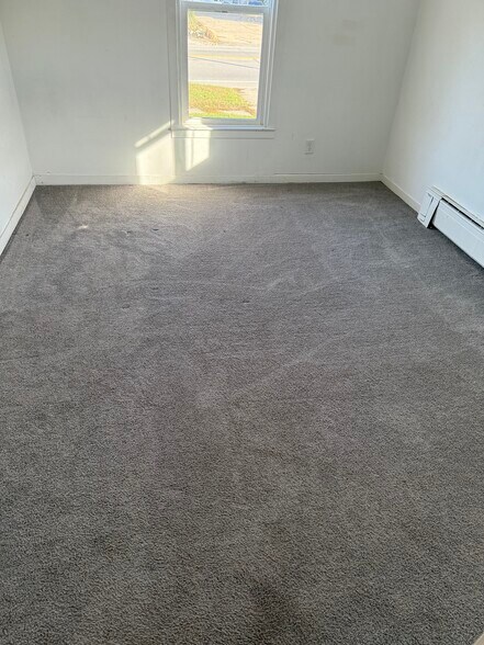 Building Photo - 406 E Broad St