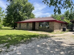 Building Photo - 261 Airport Rd