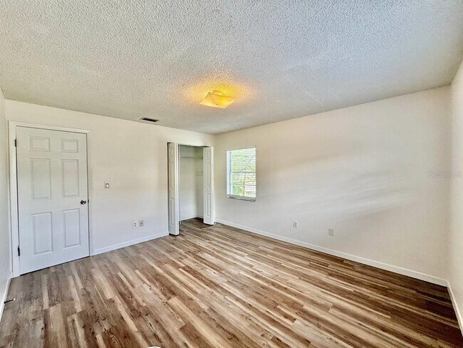 Building Photo - 6612 S Juanita St