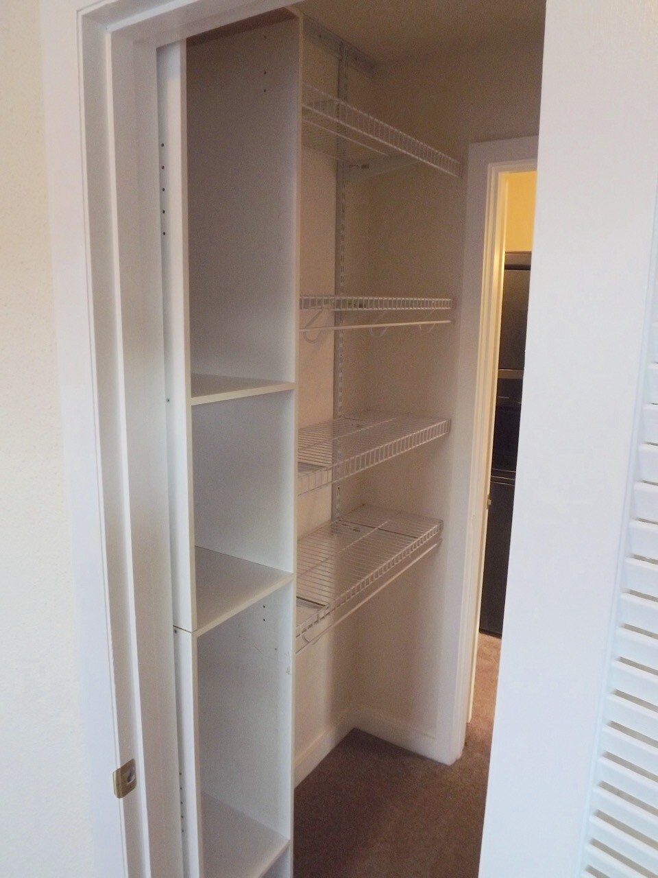 Building Photo - 115 N Park St