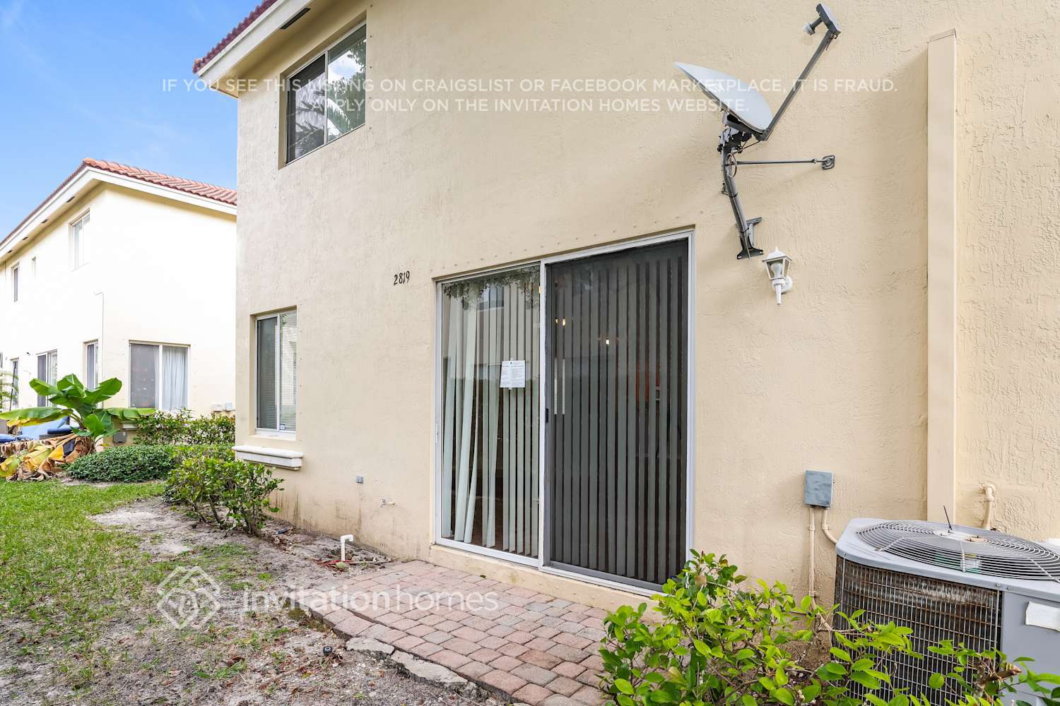 Building Photo - 2819 S Evergreen Cir