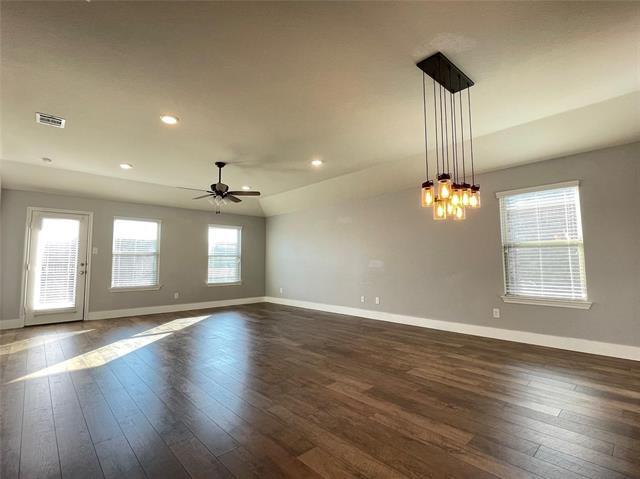 Building Photo - 1331 Meadow Creek Dr