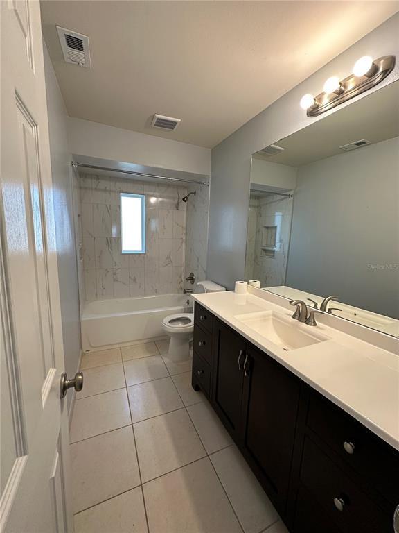 Building Photo - 7939 Glen Abbey Cir