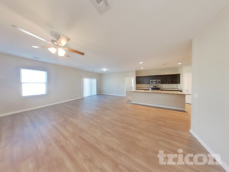 Building Photo - 37308 W Cannataro Ln