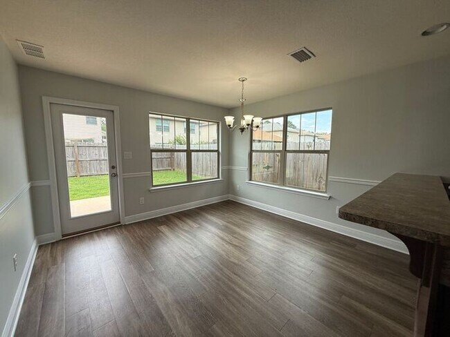 Building Photo - Pensacola - Weatherstone - 3 bedroom, 2 bathroom