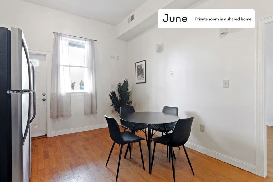 Building Photo - Room in Shared 4 bed/2 bath home in Roxbury