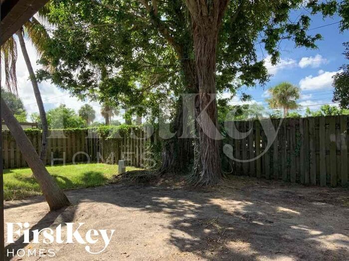 Building Photo - 5784 Strawberry Lakes Cir