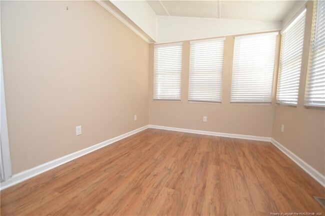 Building Photo - 5909 Royal Coach Ct