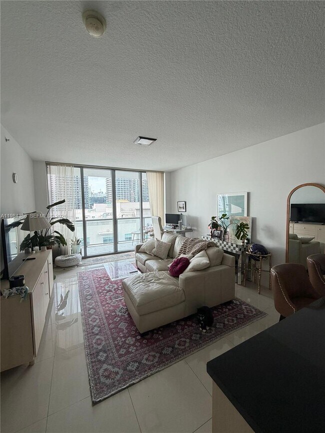 Building Photo - 1111 SW 1st Ave