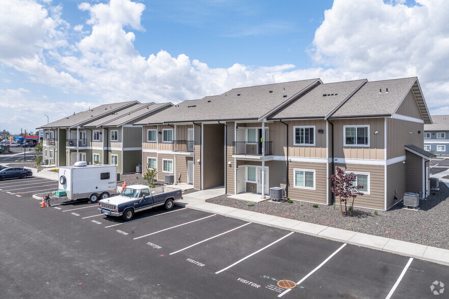 Building Photo - The Cape at Interlake