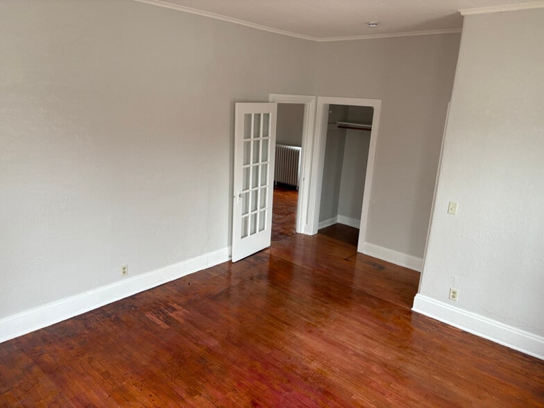 Building Photo - 925 Minnesota St