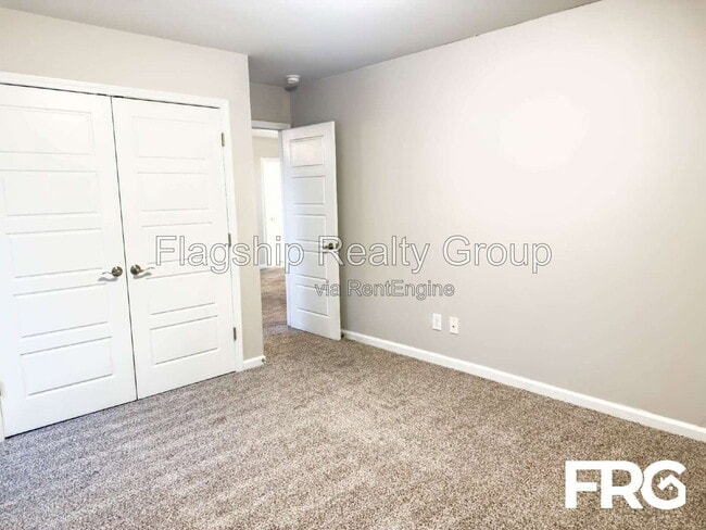 Building Photo - 100 Kettle Dr