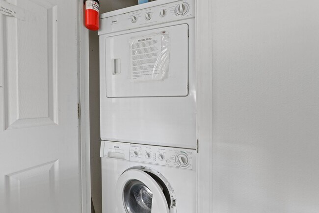 Building Photo - 925 16th St