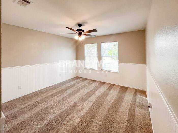Building Photo - 411 Silver Leaf Dr
