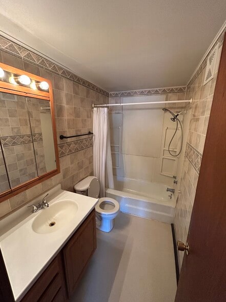 Building Photo - 1312 Coolidge Ave