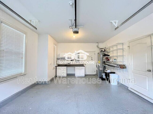 Building Photo - 446 Blue Beech Way