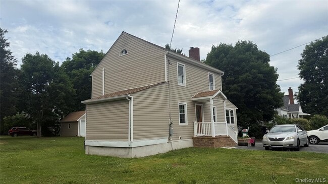 Building Photo - 17 De Garmo Rd