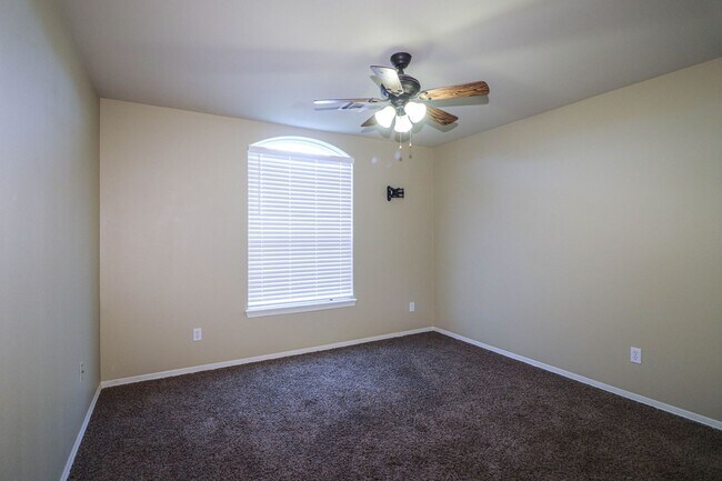 Building Photo - New vinyl plank in bedrooms, hall, new paint, new heat & air conditioning system 2025, large livi...