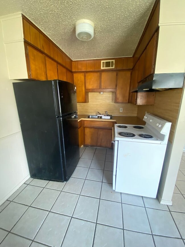 Building Photo - 207 N 37th St