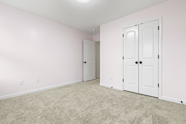 Building Photo - Evans Crossing