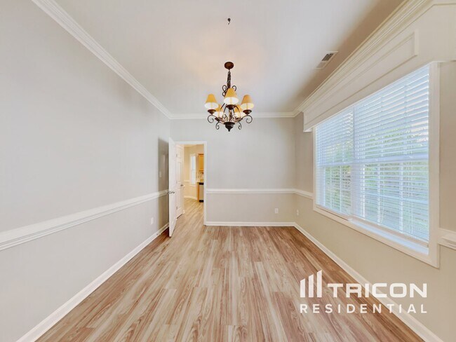 Building Photo - 547 Hay River St