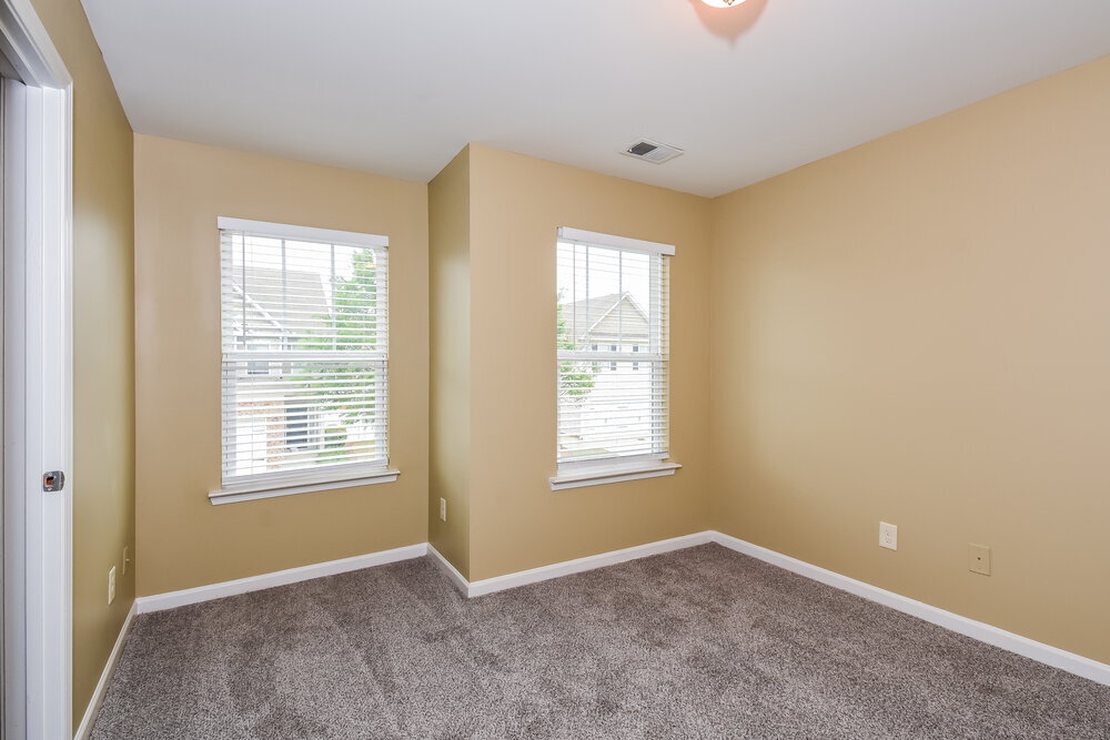 Building Photo - 526 Hill Crest Cir