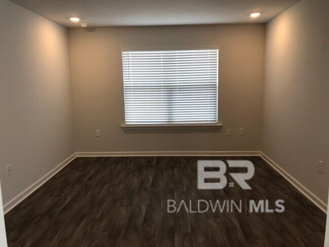 Building Photo - 10909 Northern Dancer Ct