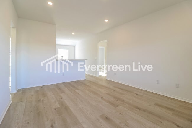 Building Photo - 41 Remington Ln