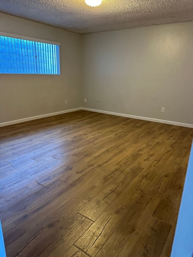 Building Photo - 564-568 7th St