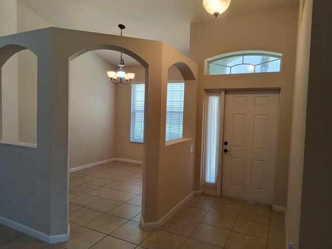 Building Photo - 490 Bismarck Way