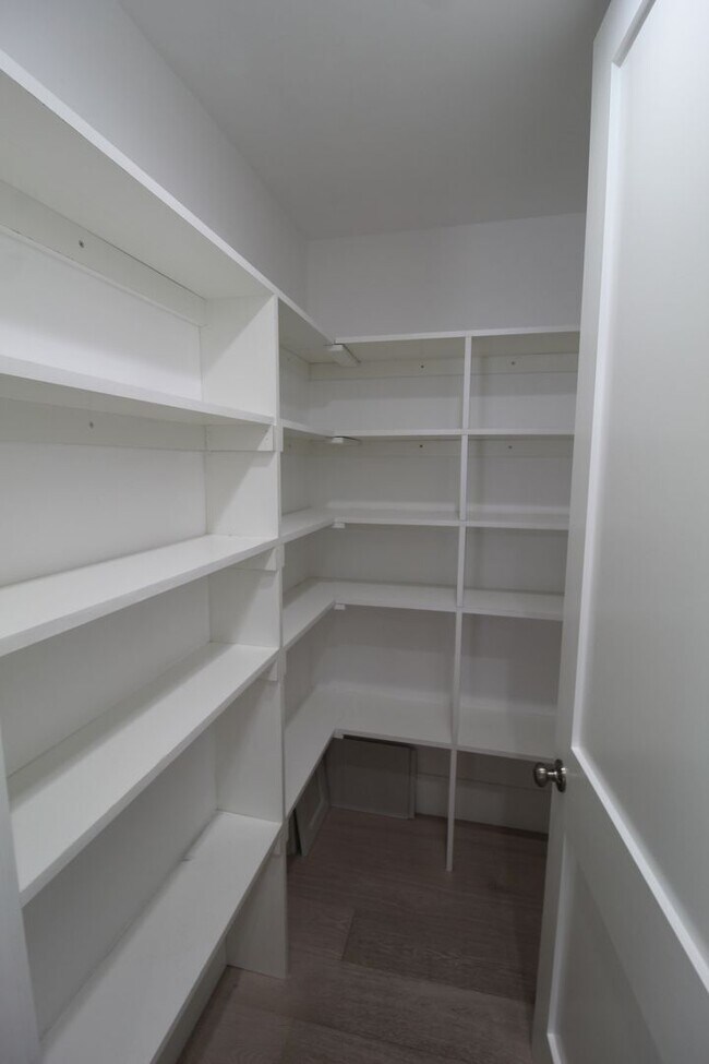 Building Photo - Oxnard Shores: Huge Rooftop Deck w/Ocean Views!