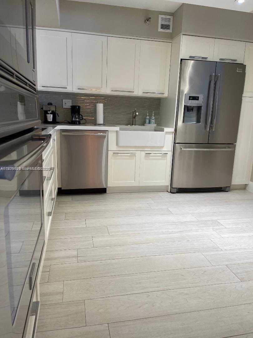 Building Photo - 3500 Mystic Pointe Dr